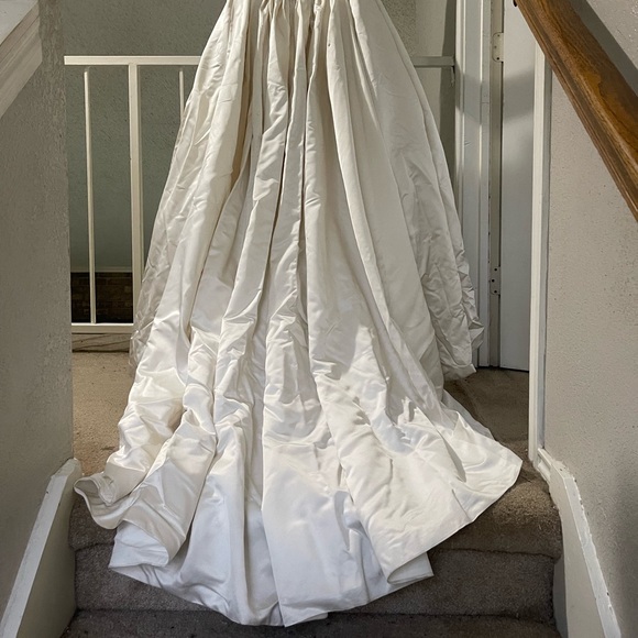 Amsale Strapless Wedding Dress - Picture 4 of 9